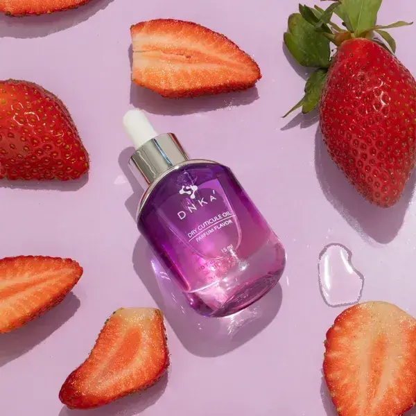 Aceite de Cutículas DNKa Dry Oil Fairy Strawberry — Nutritivo