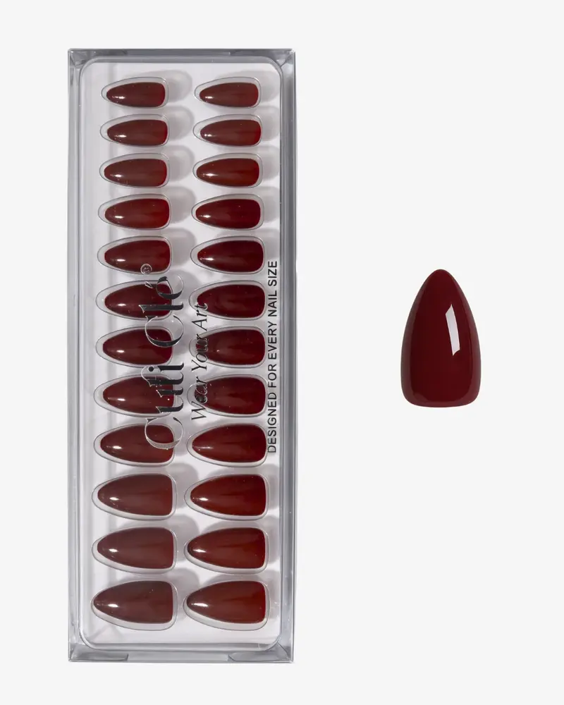 Cherry Noir Almendrada Corta