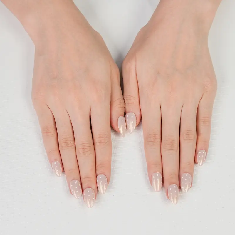 FASNAILS F08 Uñas Postizas Press On Artesanales Nude Aurora Uñas Almendradas Largas Efecto Cristal Perla con Lunares Minimalistas Elegantes Estilo Old Money Clean Girl Gel Kit Tabs adhesivos para uñas