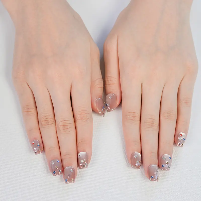 FASNAILS F20 Uñas Postizas Press On Artesanales Cuadradas Cortas Ojo de Gato Efecto Seda con Pedrería de Colores y Cristales Brillantes Elegantes Estilo Y2K Gel Kit Tabs adhesivos para uñas
