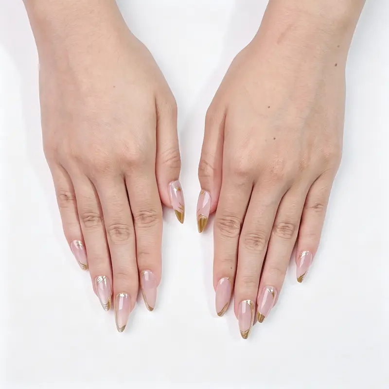 FASNAILS J24 Uñas Postizas de Ensueño con Degradado Rosa Glaseado y Detalles Metálicos Dorados, Ajuste Perfecto en Segundos, Kit Completo Reutilizable de ABS Premium, 24 Piezas en 3 Tallas