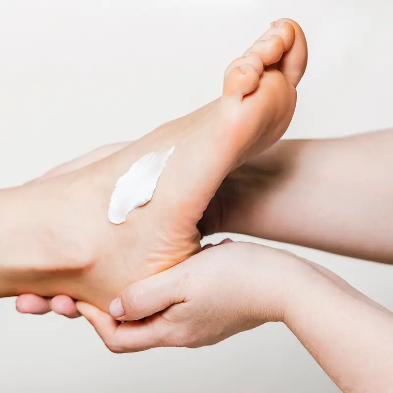 HAPPY FEET THERAPY 470ml (crema para pies y el cuerpo)