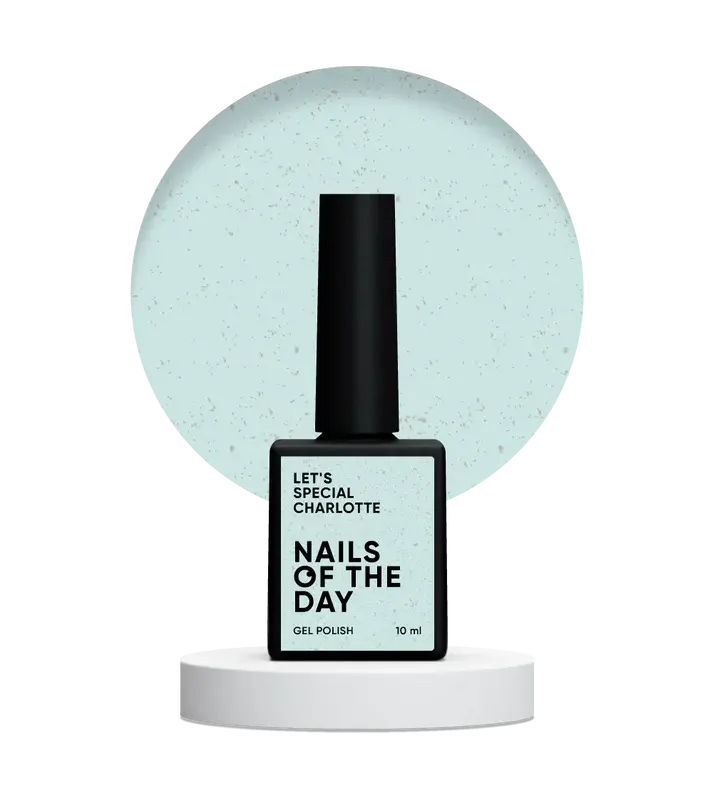 NAILSOFTHEDAY Let’s special Charlotte menta Con con Dorado