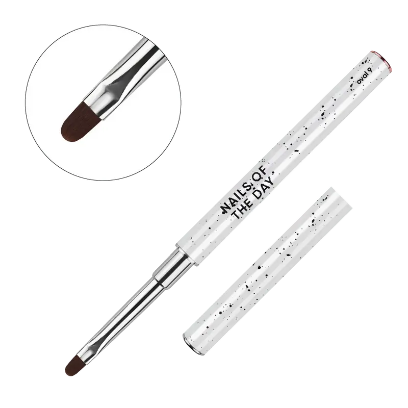 NAILSOFTHEDAY Professional Brush Oval - un pincel de uñas de metal profesional con tapa, diseñado para la aplicación de gel, forma ovalada plana, 9 mm.